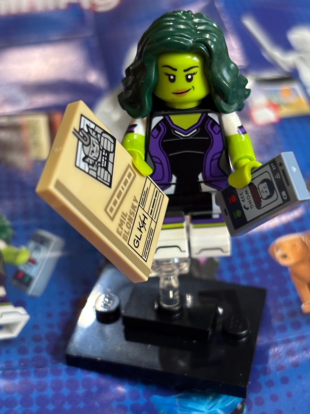 "She-Hulk" Marvel Studios, Series 2 ~Stand, Accessories, & Pamphlet colmar2-5